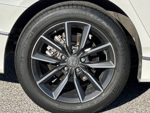 Used 2021 Honda Accord EX-L image 11