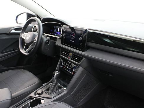 Used 2025 Volkswagen Taos SE AWD/4WD image 25