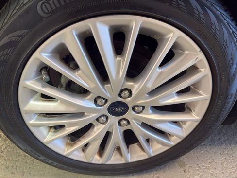 Used 2016 Ford Focus Titanium FWD image 36