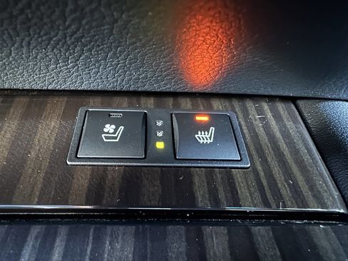 Used 2013 Lexus GS 350 AWD w/ Luxury Pkg w/Cold Weather Pkg image 22