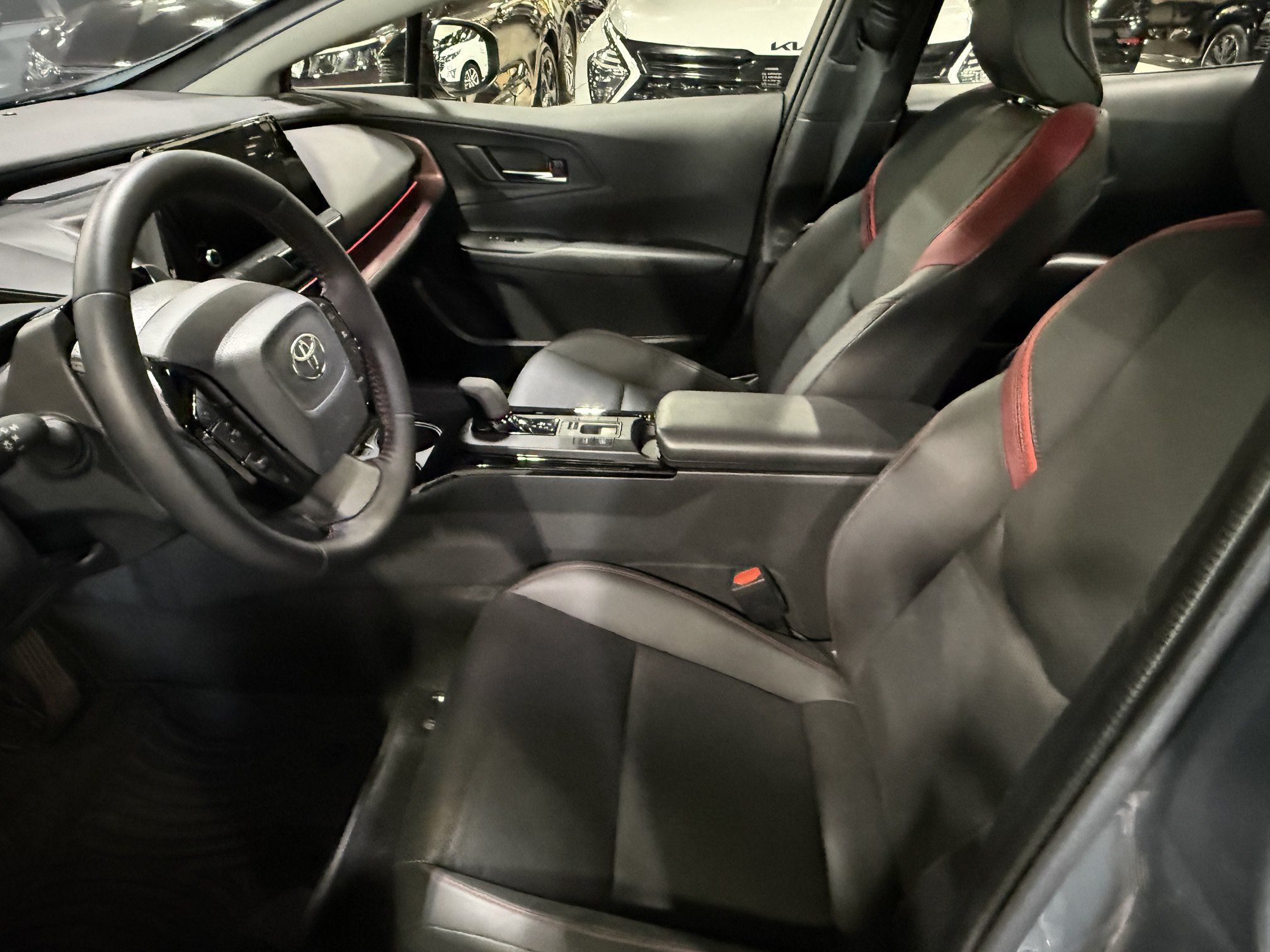 Used 2024 Toyota Prius Prime FWD image 10