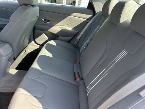 Used 2024 Hyundai Elantra SEL FWD image 12