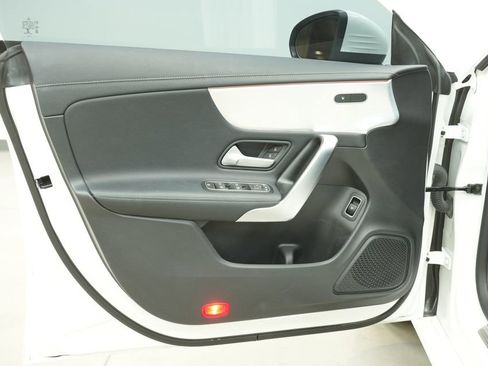 Used 2022 Mercedes-Benz CLA 250 image 30
