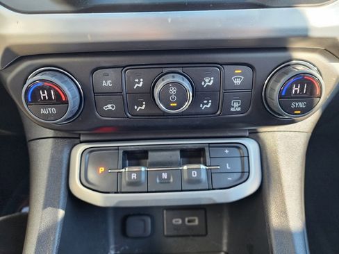 Used 2023 GMC Acadia SLE image 35