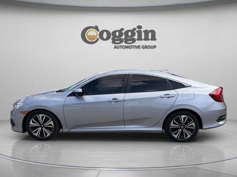 Used 2018 Honda Civic EX-T image 3