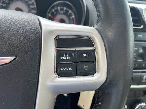 Used 2013 Chrysler 200 Touring FWD image 17
