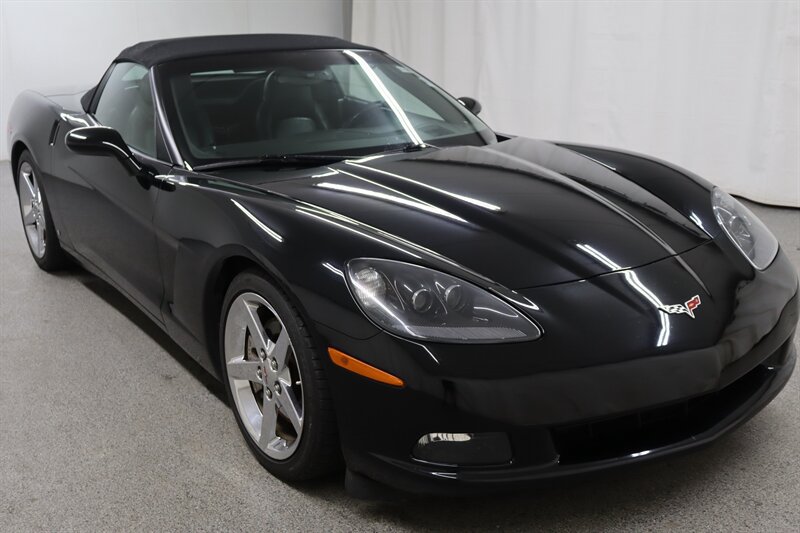 Used 2008 Chevrolet Corvette Convertible w/ Preferred Equipment Group RWD image 2