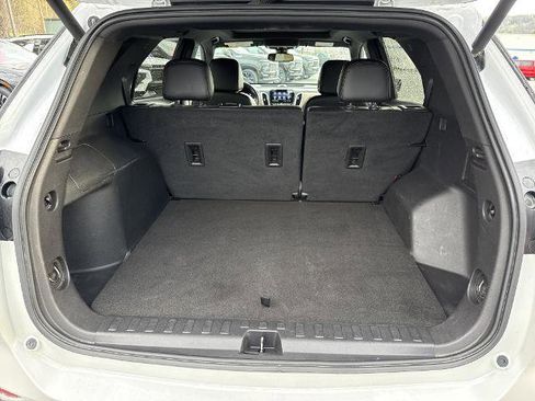 Used 2023 Chevrolet Equinox Premier AWD/4WD image 11