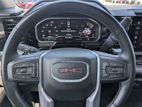 Used 2025 GMC Sierra 1500 SLT RWD image 18