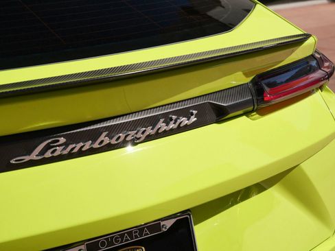 Used 2022 Lamborghini Urus AWD/4WD image 11