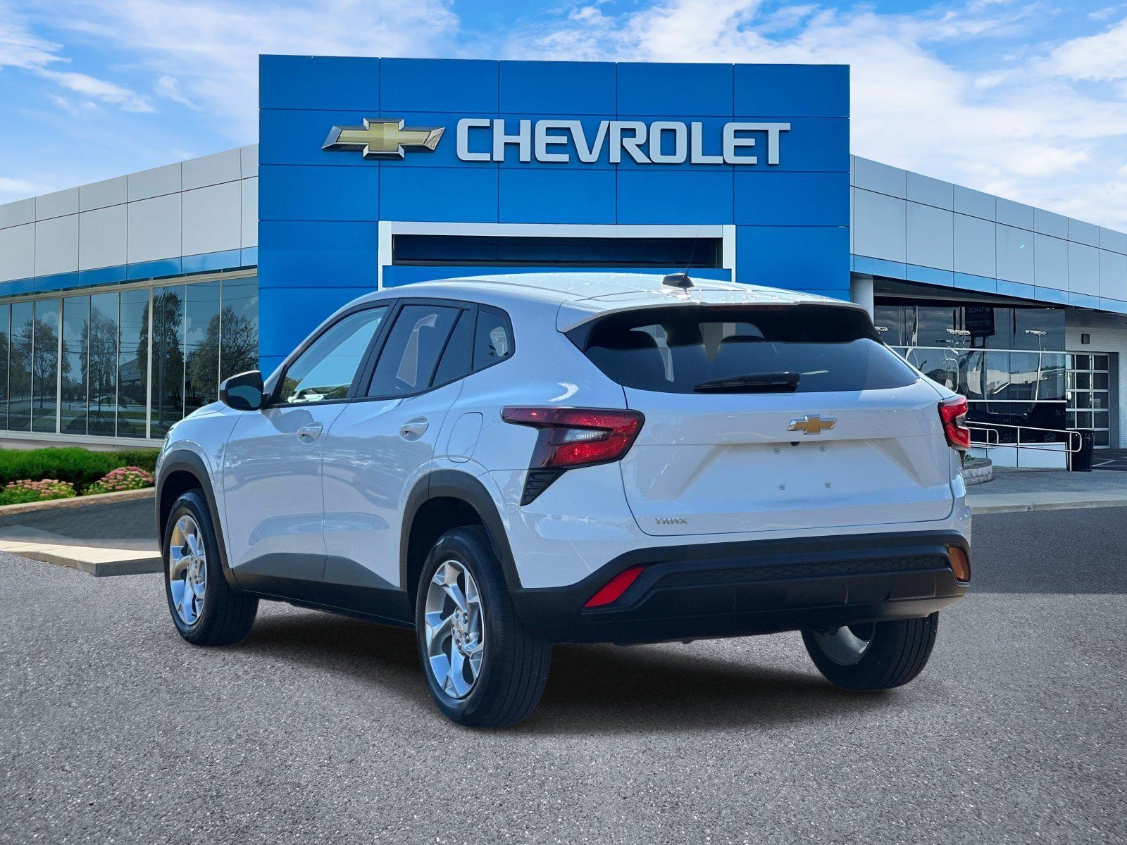 Certified 2024 Chevrolet Trax LS w/ LS Convenience Package FWD image 4