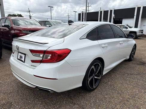 Used 2021 Honda Accord Sport image 6