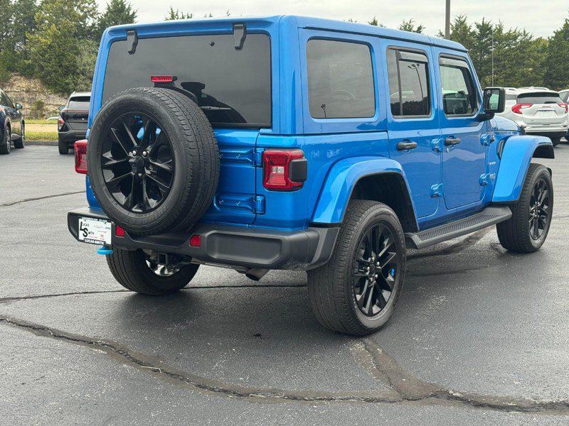 Used 2023 Jeep Wrangler Unlimited Sahara w/ Cold Weather Group AWD/4WD image 3