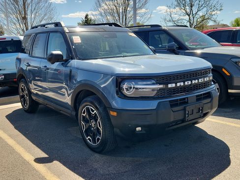 Used 2025 Ford Bronco Sport Outer Banks w/ Outer Banks Tech Package+ image 3