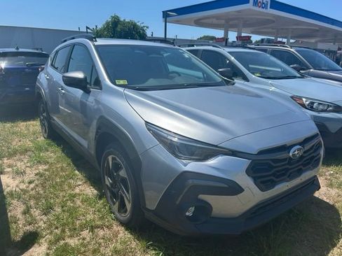 Used 2024 Subaru Crosstrek 2.5i Limited AWD/4WD image 3