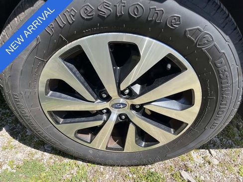 Used 2021 Subaru Outback Premium image 9