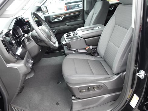 Used 2024 Chevrolet Silverado 1500 LT AWD/4WD image 18