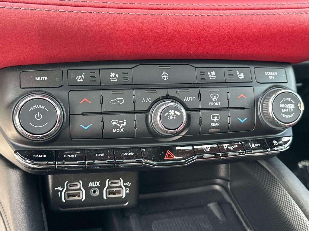 Used 2022 Dodge Durango R/T w/ Tow 'N Go Package AWD/4WD image 23