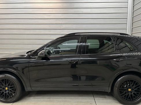 Used 2017 Porsche Cayenne Platinum Edition AWD/4WD image 7
