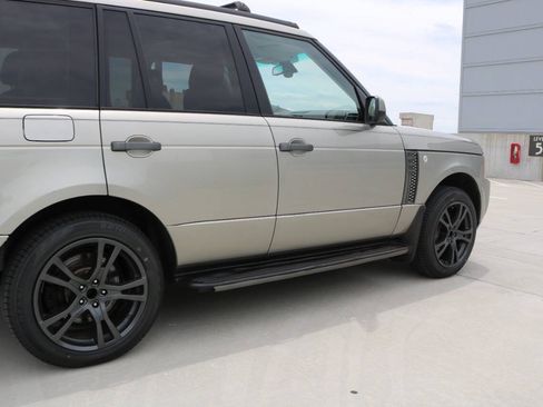 Used 2010 Land Rover Range Rover Supercharged AWD/4WD image 25