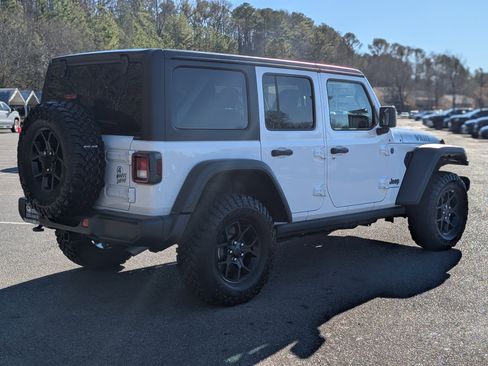 Used 2025 Jeep Wrangler Willys image 9