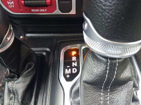 Used 2025 Jeep Wrangler Unlimited Sport AWD/4WD image 16