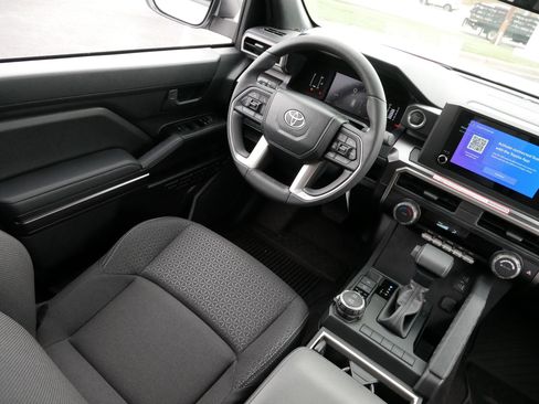 Certified 2025 Toyota 4Runner SR5 image 9