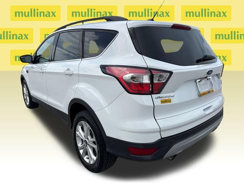 Used 2018 Ford Escape SE FWD image 8
