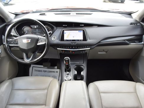 Used 2021 Cadillac XT4 Premium Luxury image 14