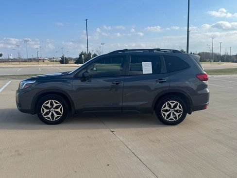 Used 2021 Subaru Forester Premium image 7