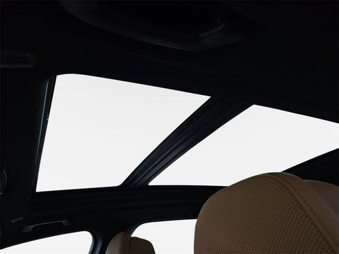 Used 2023 BMW X5 xDrive45e w/ Executive Package image 33