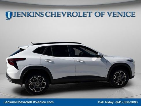 New 2026 Chevrolet Trax LT w/ Driver Confidence Package FWD image 4