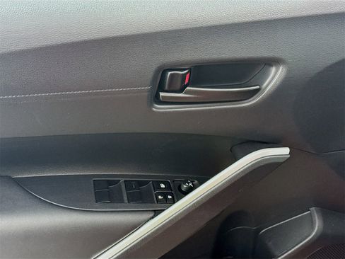 Certified 2023 Toyota Corolla Cross LE w/ Moonroof Package image 15