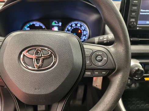 Used 2021 Toyota RAV4 LE AWD/4WD image 20