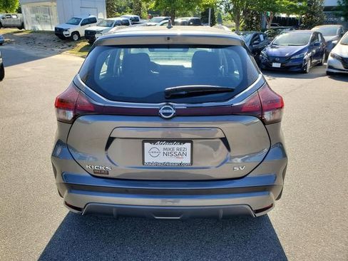 Certified 2023 Nissan Kicks SV FWD image 5