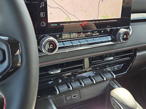 Used 2025 Chevrolet Colorado Z71 w/ Z71 Convenience Package 2 image 15