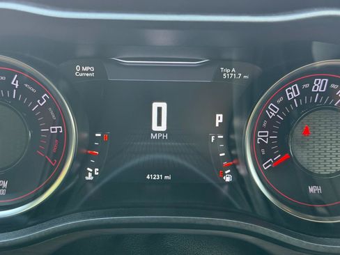 Used 2018 Dodge Challenger SXT RWD image 31