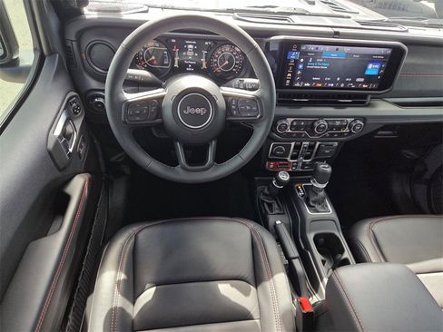 Used 2025 Jeep Wrangler Unlimited Rubicon w/ Safety Group image 11