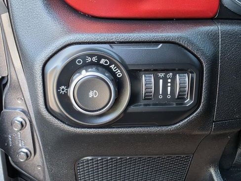 Used 2020 Jeep Wrangler Unlimited Rubicon w/ Dual Top Group AWD/4WD image 25