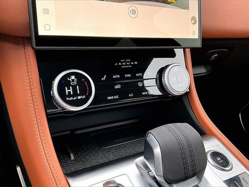 Used 2025 Jaguar F-PACE R-Dynamic S image 15