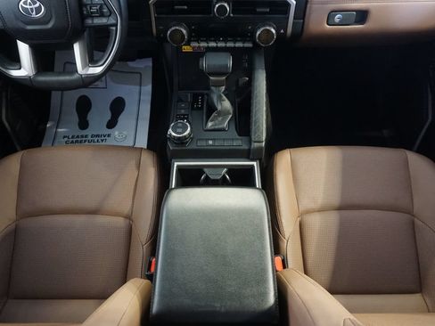 Certified 2025 Toyota 4Runner Limited AWD/4WD image 33
