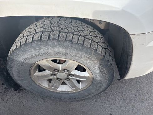 Used 2011 GMC Yukon SLT w/ SLT-2 Equipment Package image 5