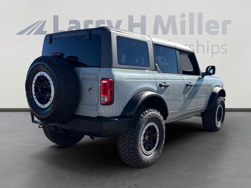 Used 2023 Ford Bronco Big Bend w/ Sasquatch Package image 5