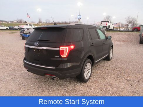 Used 2018 Ford Explorer XLT w/ Equipment Group 202A image 3