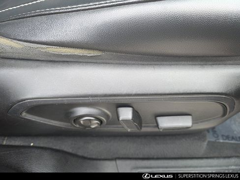 Used 2023 Jeep Grand Cherokee L Limited w/ Black Appearance Package image 31