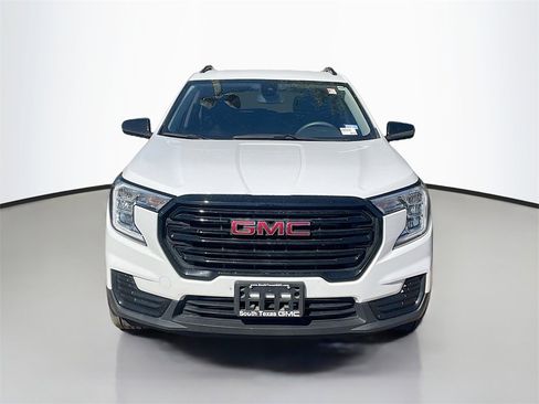 Certified 2024 GMC Terrain SLE w/ Driver Convenience Package image 2