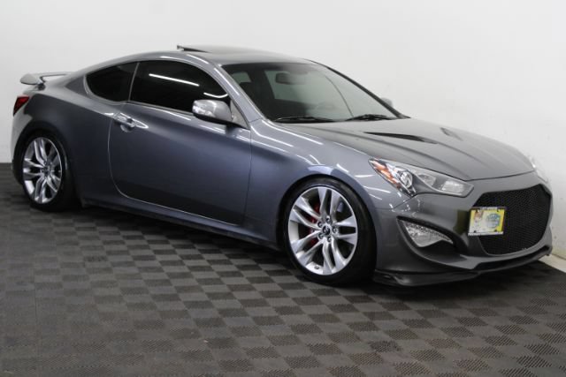 Used 2016 Hyundai Genesis Coupe 3.8 RWD image 4