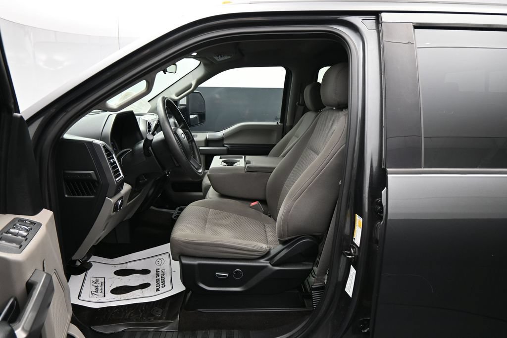Used 2018 Ford F250 XLT w/ XLT Premium Package AWD/4WD image 11