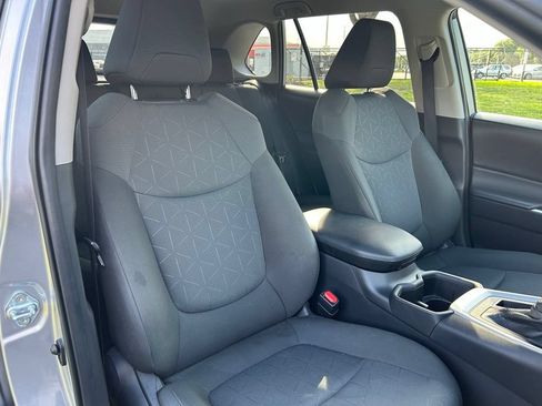Used 2024 Toyota RAV4 XLE FWD image 16