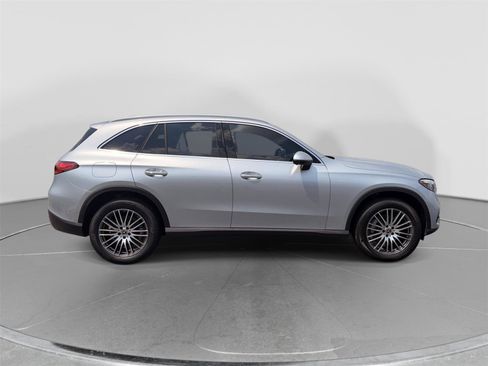 Used 2023 Mercedes-Benz GLC 300 4MATIC image 6